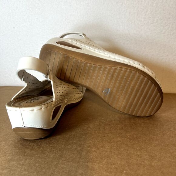 American Exchange Women’s White Wedge Heels Sandals Size 7 Sling Back Chain - Picture 6 of 6